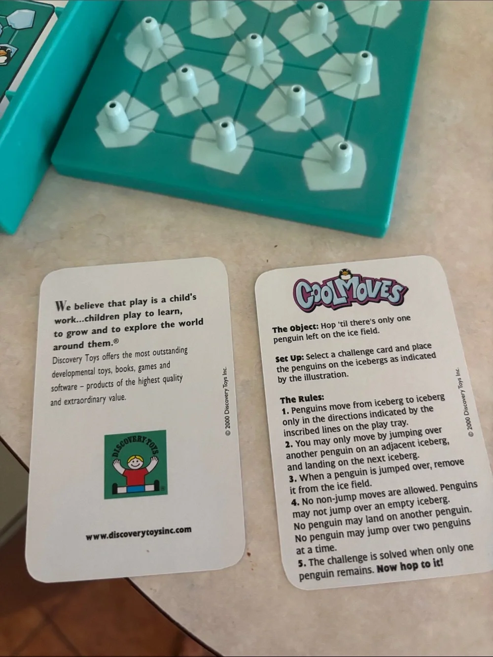 Discovery Cool Moves! Kids Strategy Game - Teal, White & Yellow